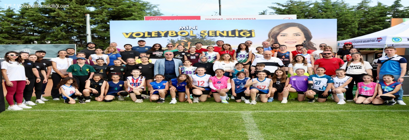 23 Nisan Egemenlik Ve Çocuk Bayramı Mini Voleybol Şenligi